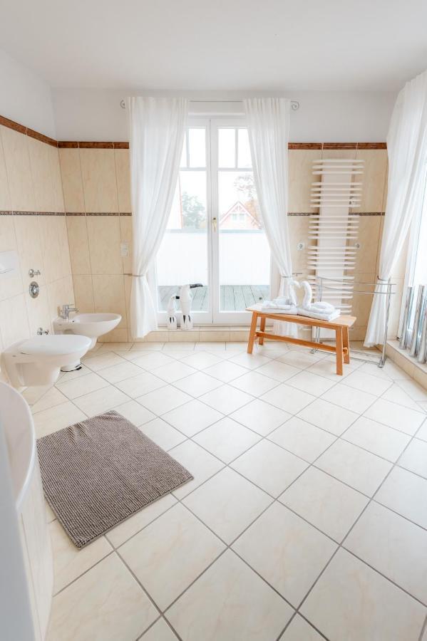 Villa Duene Mit Grosser Sonnenterrasse, Kamin, Wlan Und Tiefgarage Fuer 2-4 Personen Ostseebad Kühlungsborn المظهر الخارجي الصورة