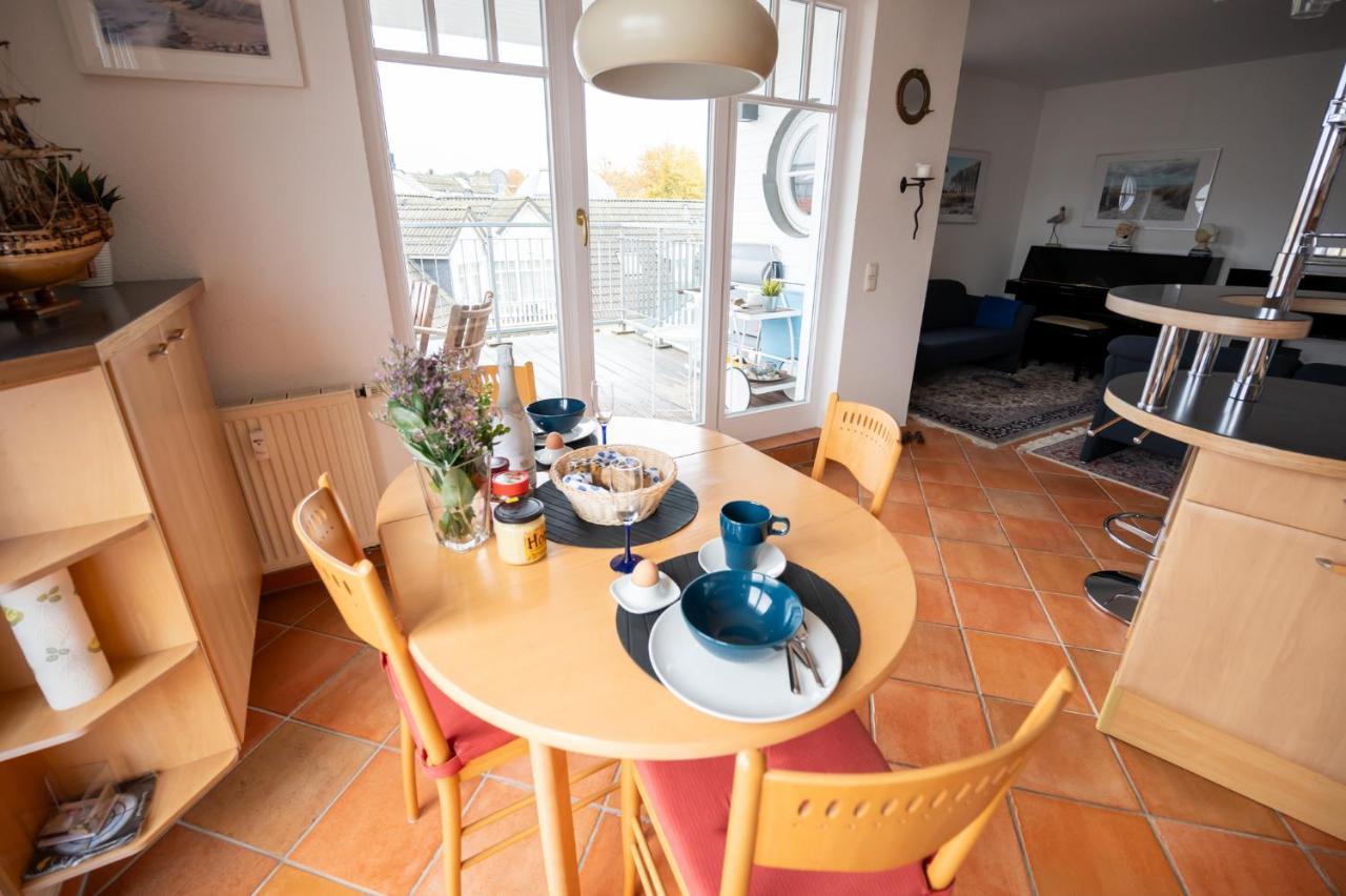 Villa Duene Mit Grosser Sonnenterrasse, Kamin, Wlan Und Tiefgarage Fuer 2-4 Personen Ostseebad Kühlungsborn المظهر الخارجي الصورة