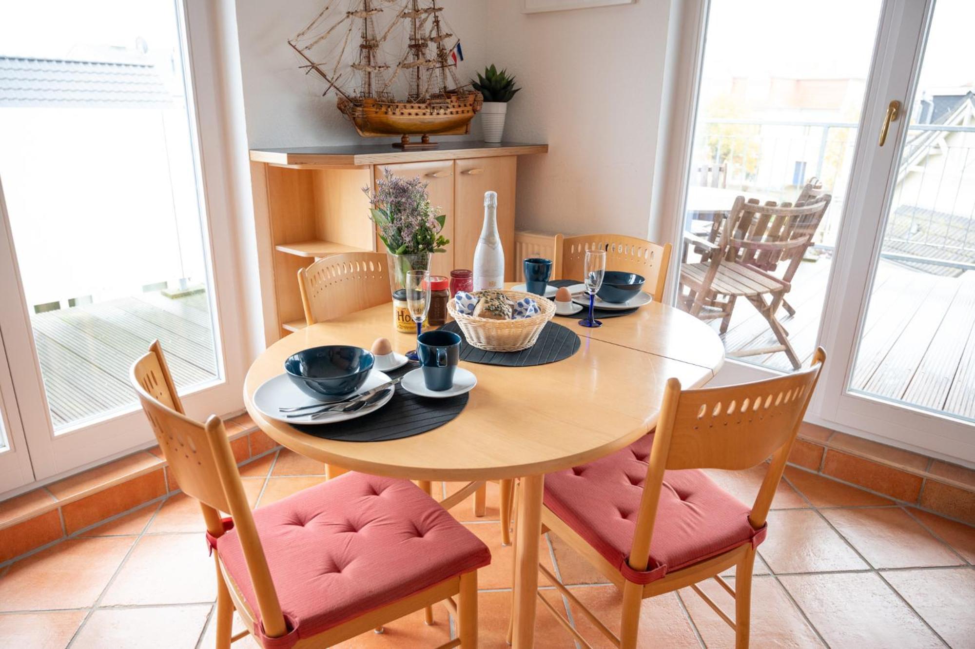 Villa Duene Mit Grosser Sonnenterrasse, Kamin, Wlan Und Tiefgarage Fuer 2-4 Personen Ostseebad Kühlungsborn المظهر الخارجي الصورة